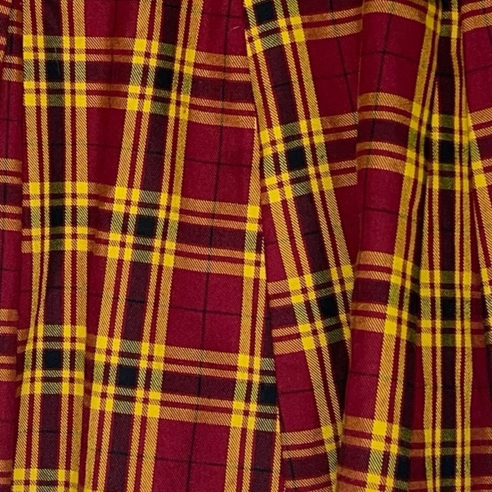 Harry Potter Gryffindor Plaid Skirt. Button front. GUC size XS - Picture 3 of 8